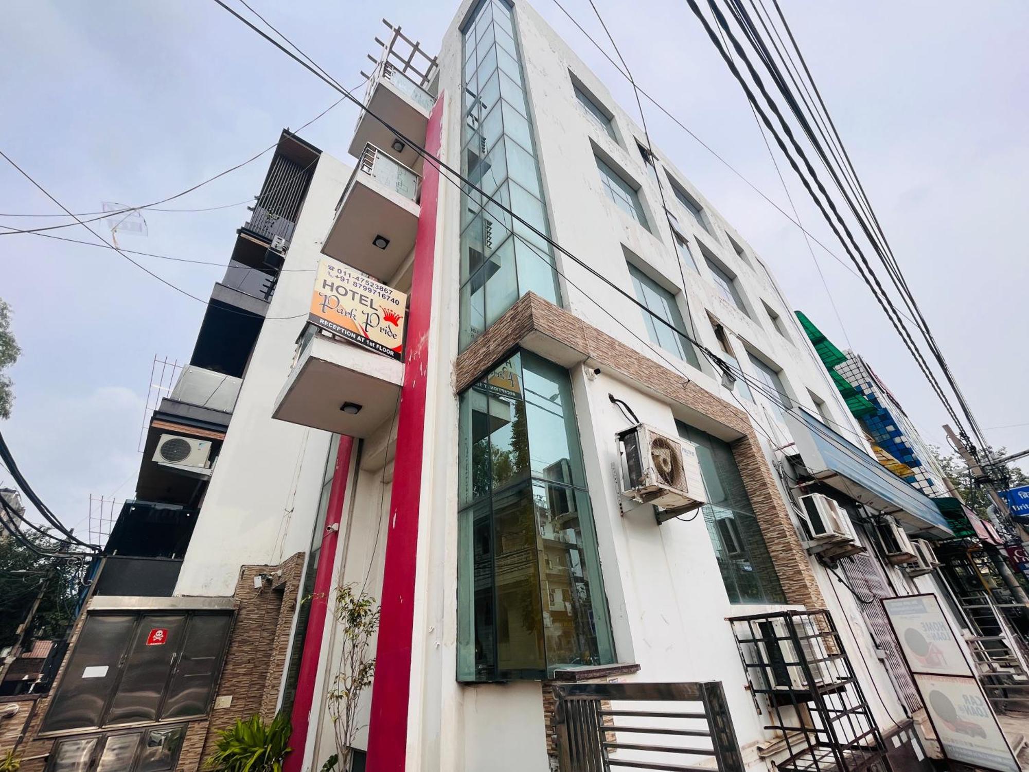 Hotel Park Pride Pitampura New Delhi, Couple Friendly ภายนอก รูปภาพ