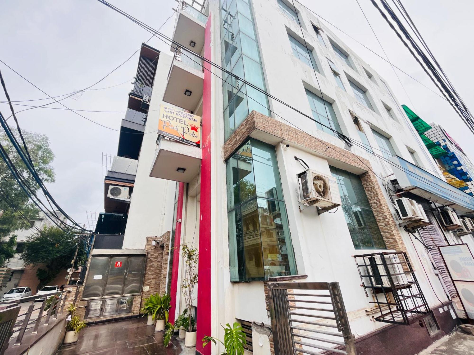 Hotel Park Pride Pitampura New Delhi, Couple Friendly ภายนอก รูปภาพ