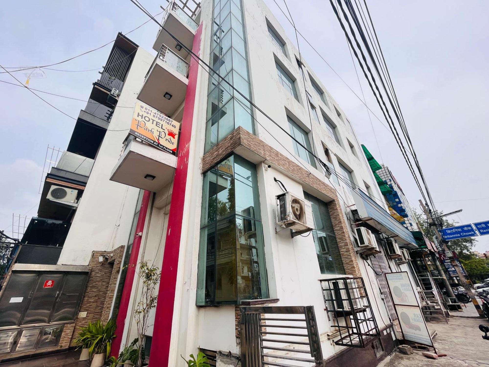Hotel Park Pride Pitampura New Delhi, Couple Friendly ภายนอก รูปภาพ